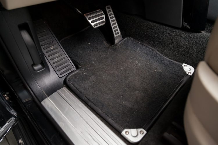tapis-voiture